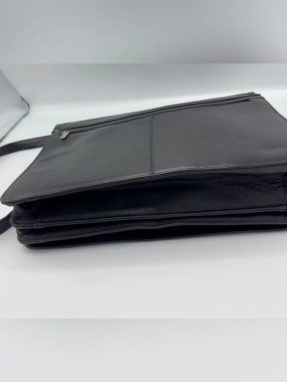 Wilsons Black Leather Crossbody Laptop Messenger Bag
